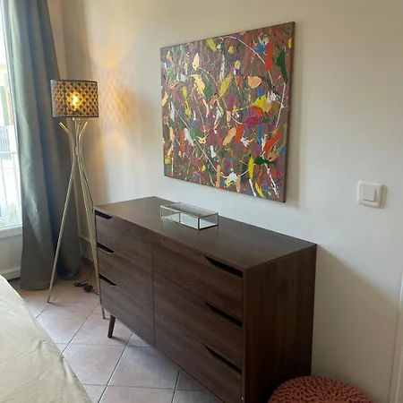 Vue En Plein Centre *