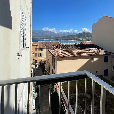 Vue En Plein Centre Apartment *